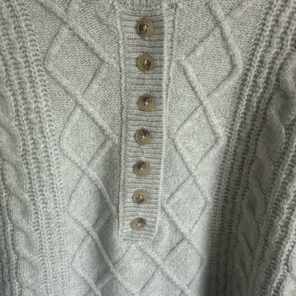 Design history Gray Women's Sweater  Cable Knit Pullover Partial Button Size XL - Picture 4 of 4